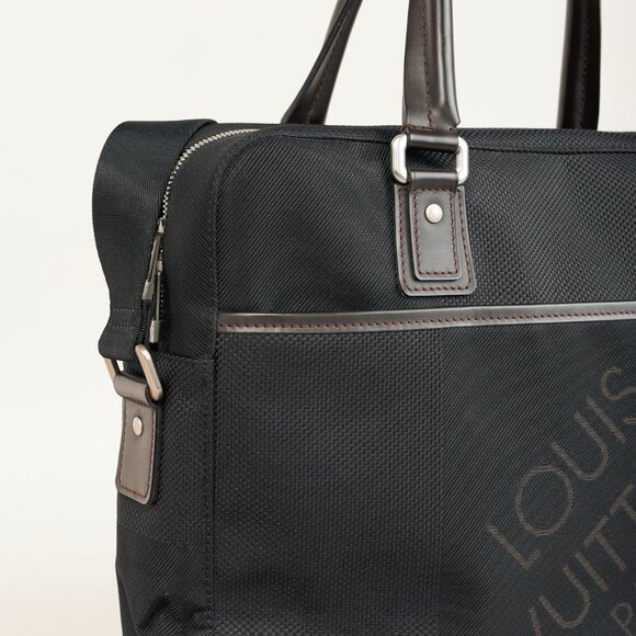 Louis Vuitton Yack Noir Damier Geant Canvas Messenger Bag - Picture 9 of 14